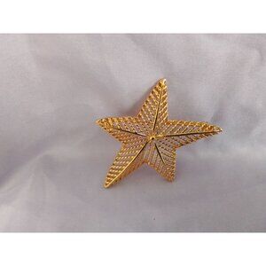 Vintage Gold-Tone Star-Shaped Brooch Pin Jewelry Accessory